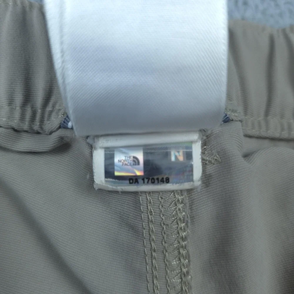 The North Face Convertible Pants Mens XL Short Beige Hiking Nylon Zip Off